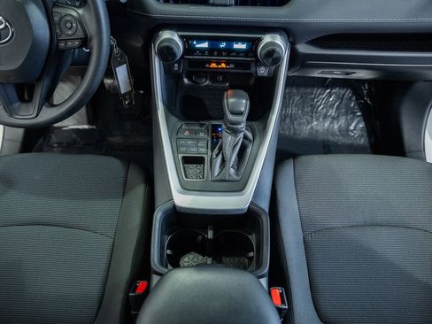 Used 2024 Toyota RAV4 LE image 21