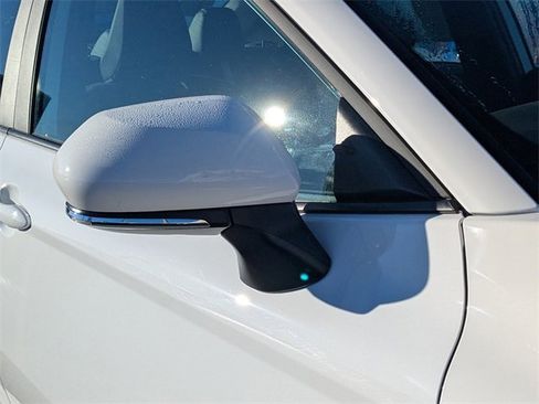 Used 2025 Toyota Camry LE image 9