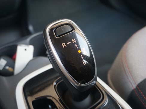 Used 2020 Chevrolet Bolt LT image 29