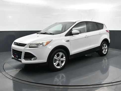 Used 2016 Ford Escape SE image 6