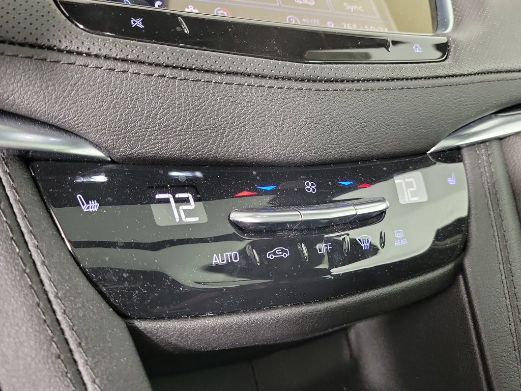 Certified 2024 Cadillac XT6 Luxury AWD/4WD image 29