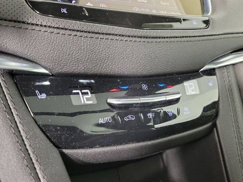 Certified 2024 Cadillac XT6 Luxury AWD/4WD image 29