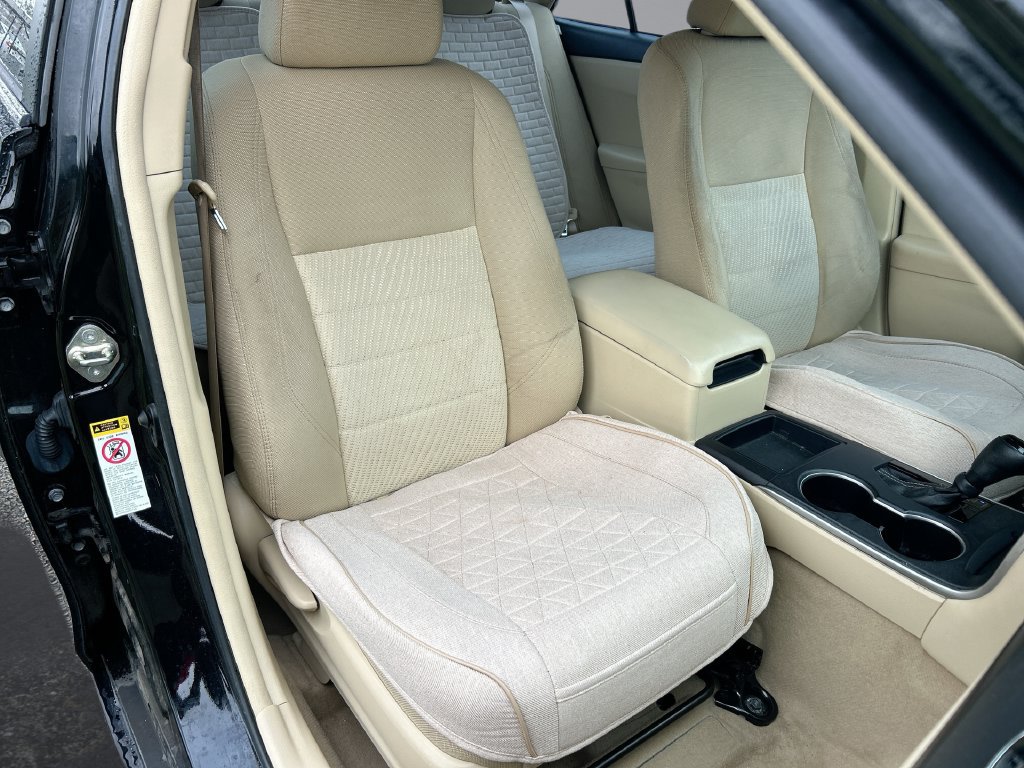 Used 2016 Toyota Camry LE FWD image 28