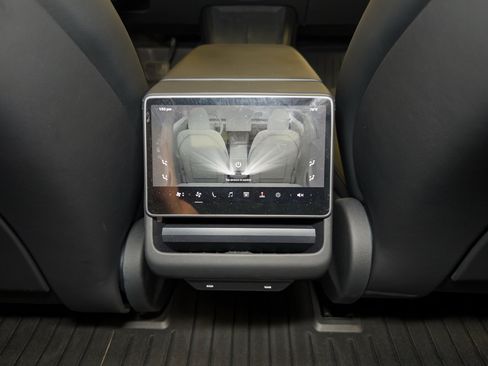 Used 2025 Tesla Model 3 Long Range AWD/4WD image 19
