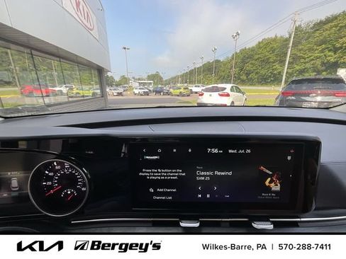 Certified 2024 Kia Carnival EX FWD image 9
