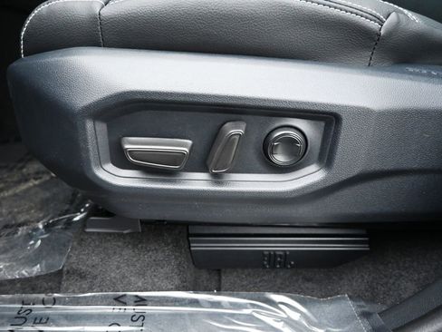 New 2026 Toyota Tundra Limited AWD/4WD image 10