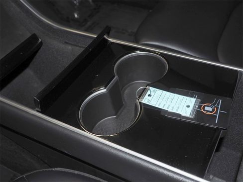 Used 2020 Tesla Model 3 Standard Range Plus image 18