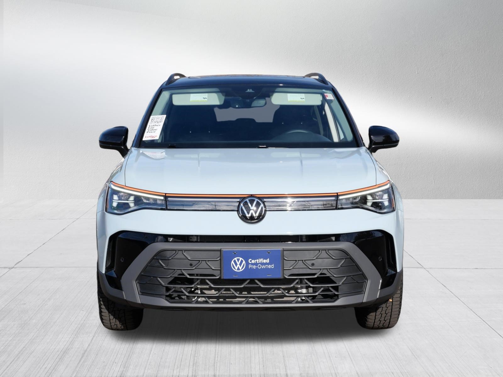 Certified 2025 Volkswagen Taos SE AWD/4WD image 2