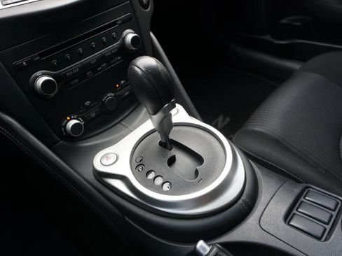 Used 2016 Nissan 370Z Coupe RWD image 36