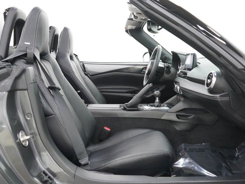 Used 2022 MAZDA MX-5 Miata Grand Touring w/ Appearance Package RWD image 12