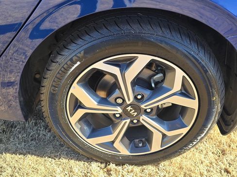 Used 2020 Kia Forte LXS image 12