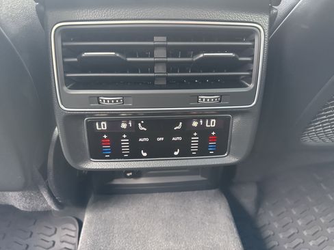 Used 2021 Audi Q8 Prestige image 17