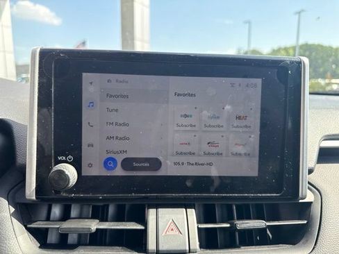 Used 2025 Toyota RAV4 XLE AWD/4WD image 19
