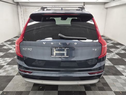 Used 2022 Volvo XC90 T5 Momentum w/ Climate Package image 5