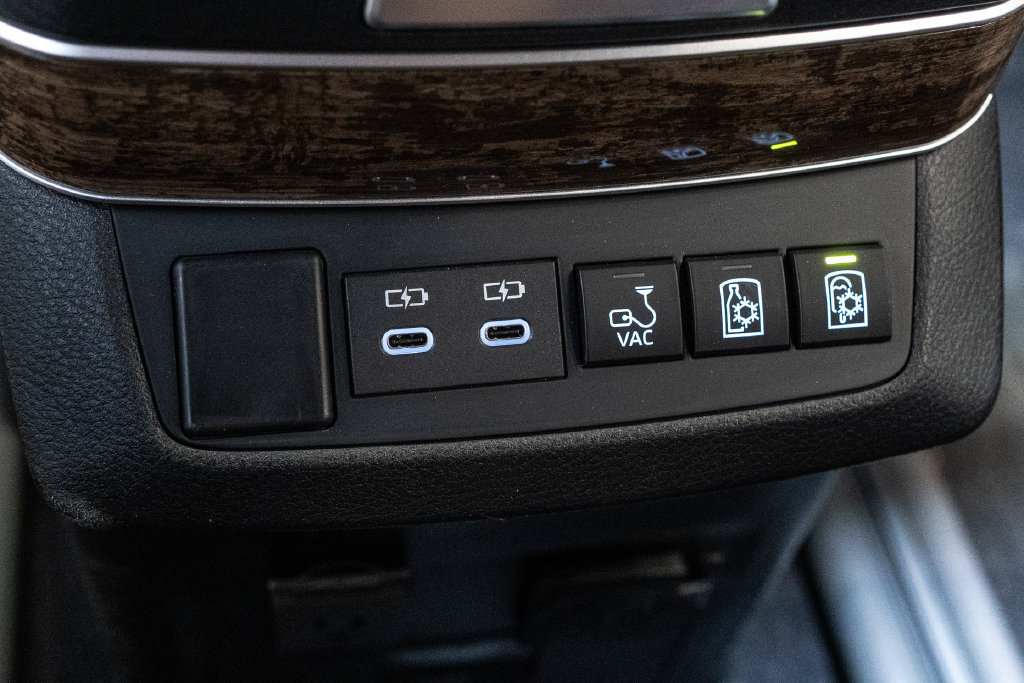 Certified 2026 Toyota Sienna Platinum AWD/4WD image 36