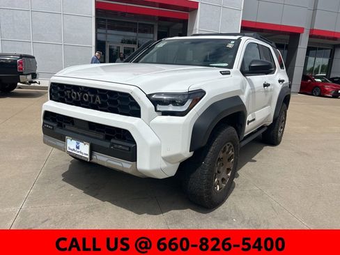 Used 2025 Toyota 4Runner Trailhunter AWD/4WD image 2
