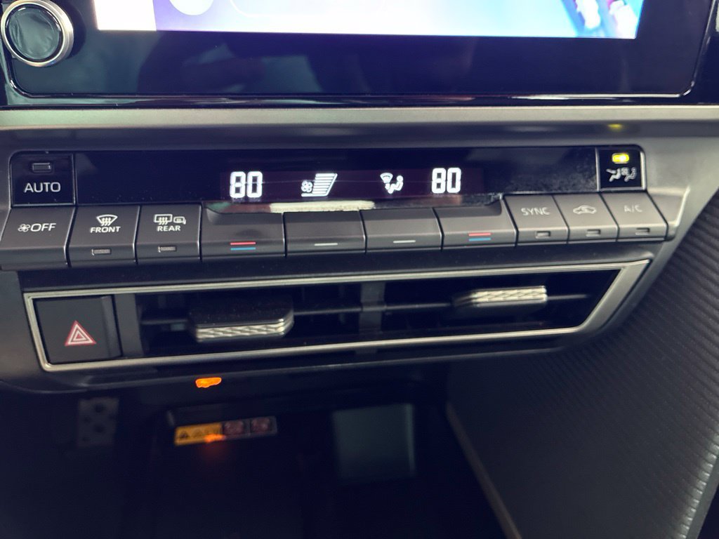 Used 2025 Toyota Camry SE FWD image 47