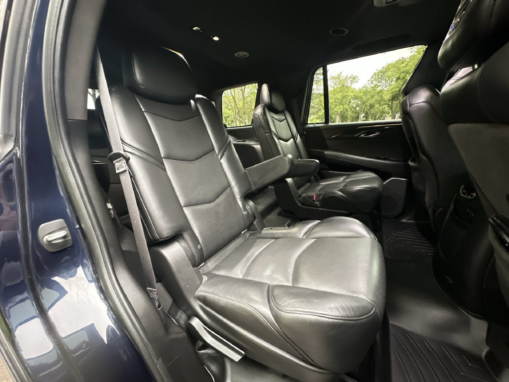 Certified 2019 Cadillac Escalade Platinum AWD/4WD image 28