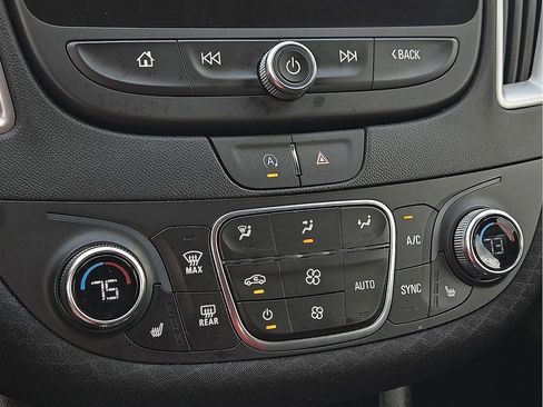 Used 2024 Chevrolet Malibu LT image 14