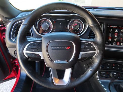 Used 2016 Dodge Challenger R/T Scat Pack w/ Leather Interior Group RWD image 24