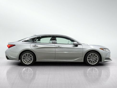 Used 2021 Toyota Avalon Limited w/ Advanced Safety Package FWD image 6