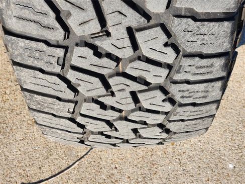 Used 2021 Jeep Gladiator Overland image 11