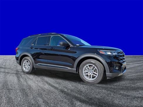 New 2026 Ford Explorer Active w/ Active Comfort Package image 2