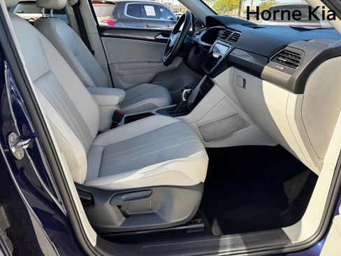 Used 2023 Volkswagen Tiguan SE image 26