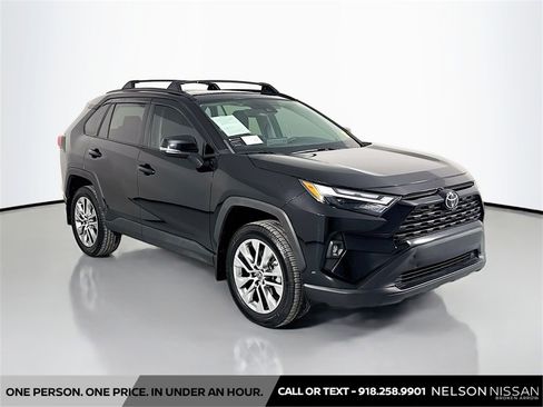 Used 2023 Toyota RAV4 XLE Premium image 3