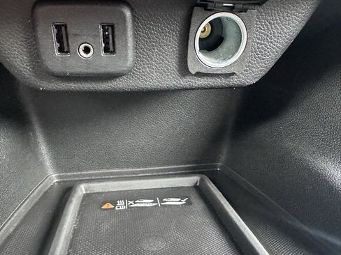 Used 2023 Chevrolet Traverse LT image 26