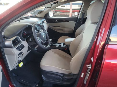 Used 2020 Kia Sorento LX FWD image 7