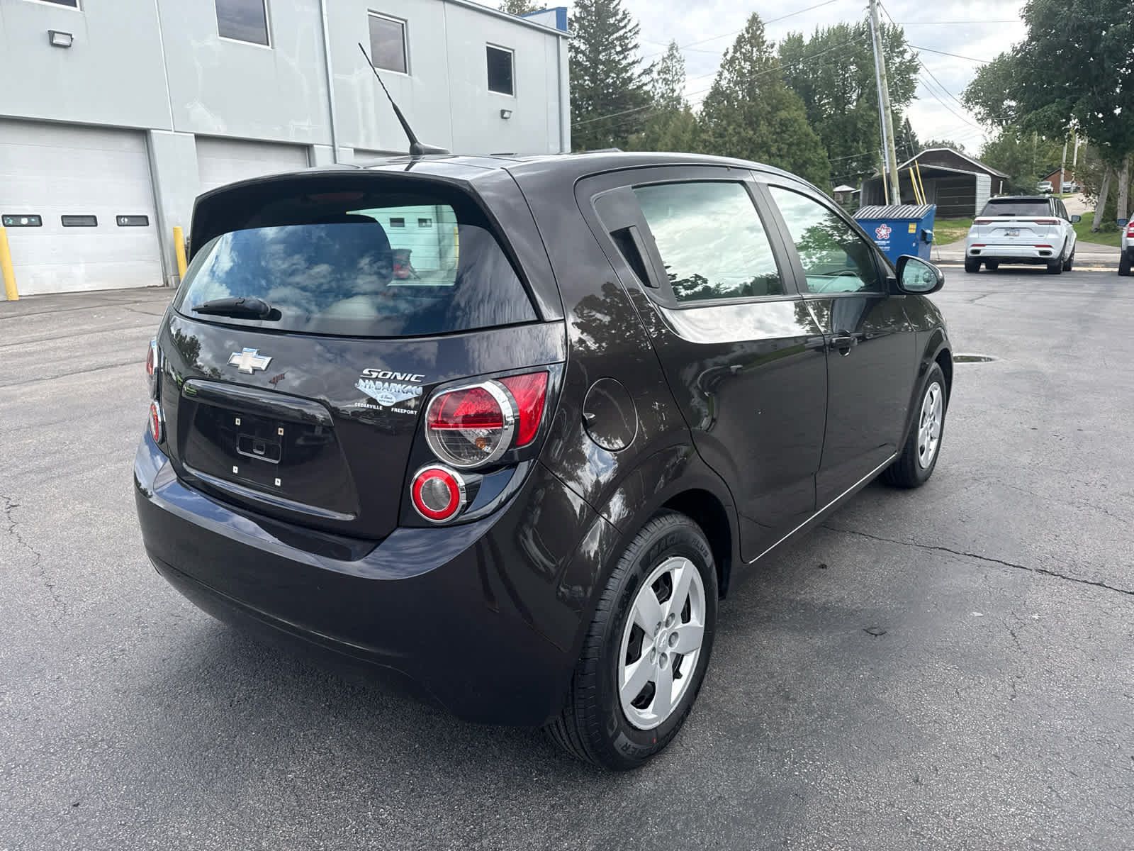 Used 2014 Chevrolet Sonic LS FWD image 3