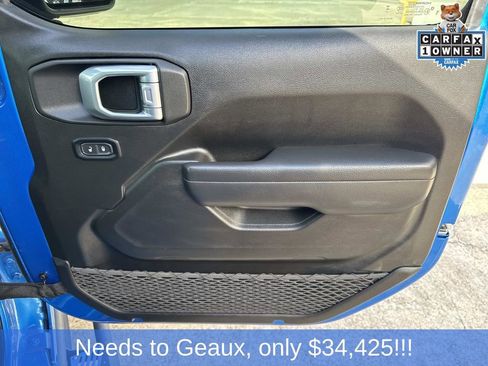 Used 2025 Jeep Wrangler Sport image 28