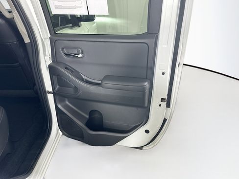 Used 2024 Nissan Frontier SL w/ Technology Package image 29