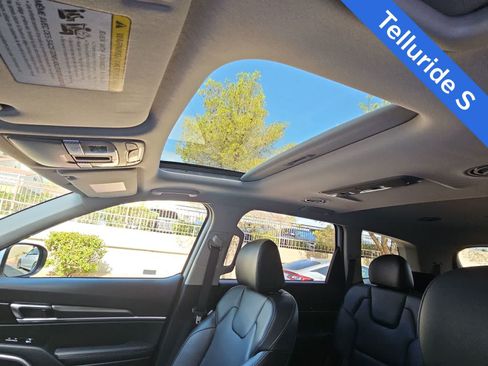 Used 2025 Kia Telluride S AWD/4WD image 29