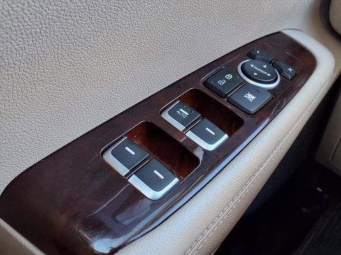 Used 2016 Kia Sorento LX w/ LX Convenience Package image 10