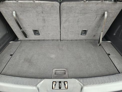 Used 2022 Ford Explorer ST-Line w/ Class IV Trailer Tow Package RWD image 32