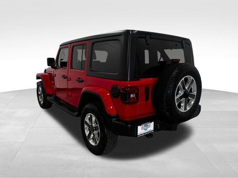 Used 2022 Jeep Wrangler Unlimited Sahara w/ Dual Top Group AWD/4WD image 38