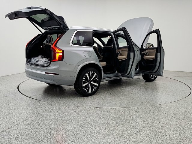 New 2027 Volvo XC60 B5 Core AWD/4WD image 11