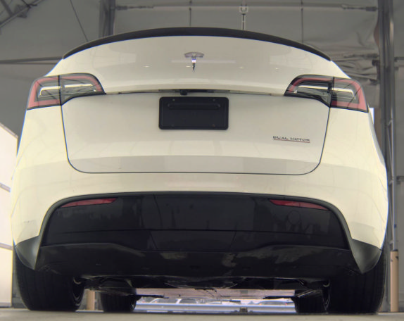 Used 2023 Tesla Model Y Performance AWD/4WD image 10