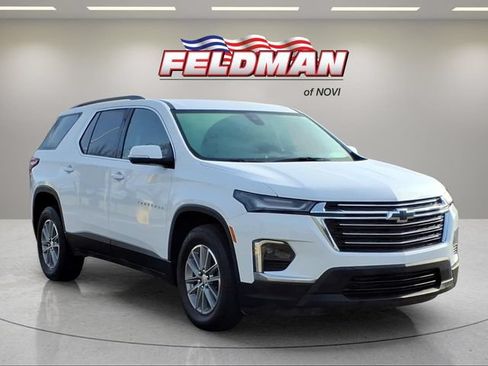 Used 2023 Chevrolet Traverse LT FWD image 8