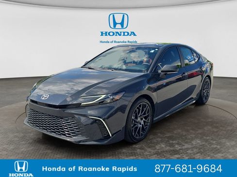Used 2025 Toyota Camry XSE FWD image 1