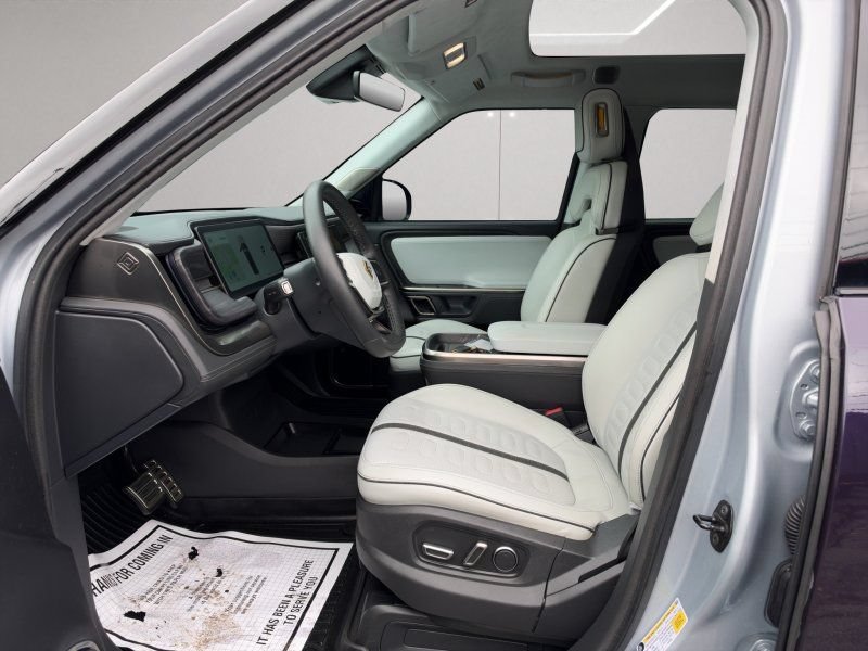 Used 2024 Rivian R1T Adventure Dual AWD/4WD image 9