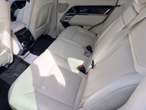 Used 2023 Land Rover Range Rover SE AWD/4WD image 10
