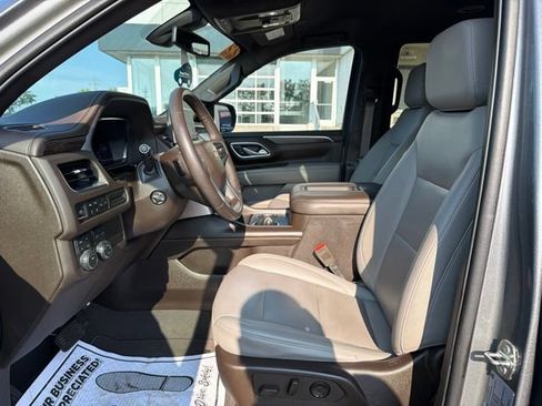 Certified 2022 Chevrolet Tahoe LT w/ Luxury Package AWD/4WD image 13