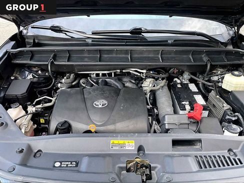 Used 2021 Toyota Highlander XLE image 30