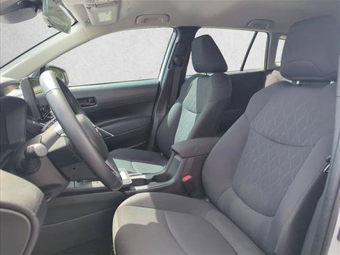 Used 2026 Toyota Corolla Cross LE FWD image 22