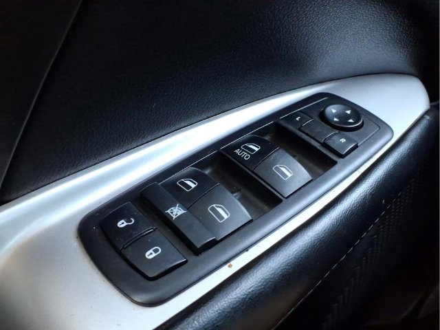 Used 2018 Dodge Journey SE w/ Blacktop Package FWD image 16