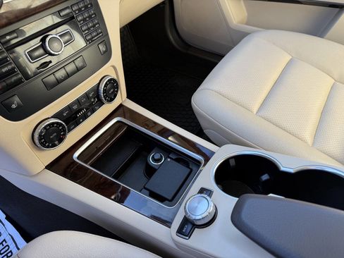 Used 2014 Mercedes-Benz GLK 350 4MATIC image 27