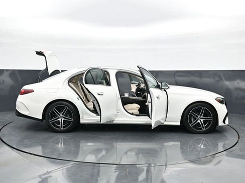 Used 2025 Mercedes-Benz E 450 4MATIC Sedan image 48